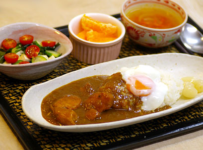 2/23（金）オトナゴハン（チキンカレー）